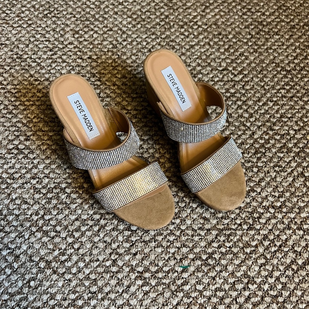 STEVE MADDEN SANDRO WEDGE SANDAL